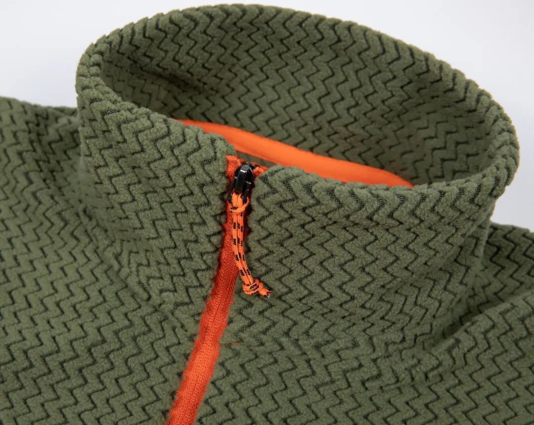 Camiseta con Capucha y Media C - Outdoor Sport Hoodie reseña y precio