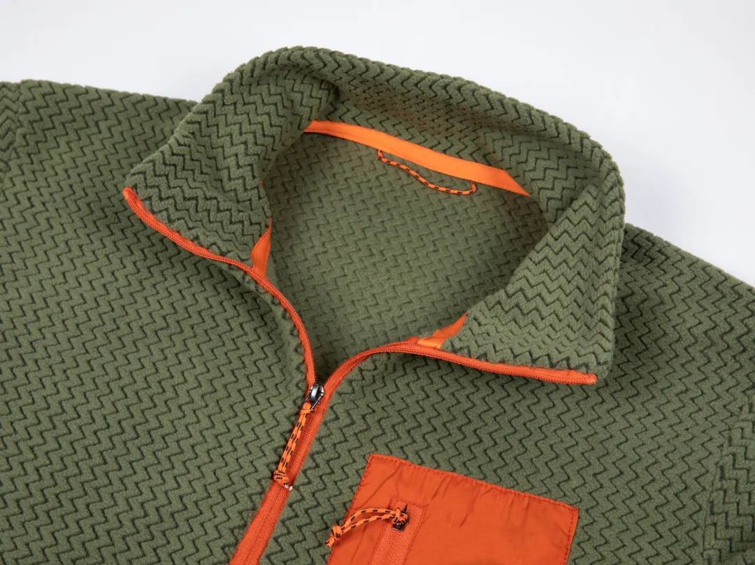 Camiseta con Capucha y Media C - Outdoor Sport Hoodie reseña y precio